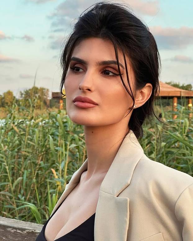 FOTO 'Dala sam otkaz kao programerka. Toliko sam lijepa da su po meni napravili lutku'