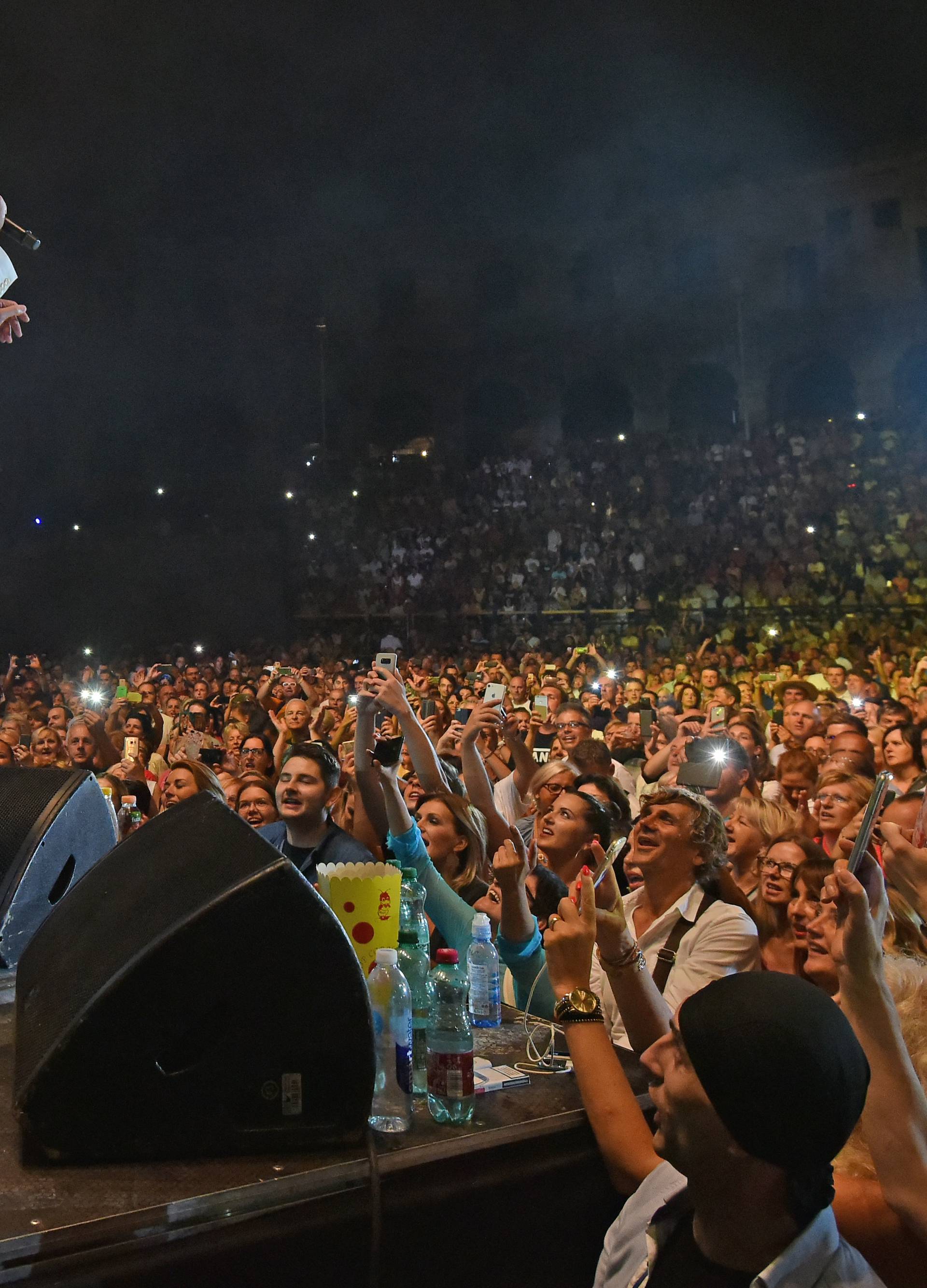 Koncert Zdravka ÄoliÄa u puskoj Areni