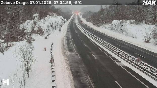 FOTO Autoceste diljem Hrvatske zametene snijegom, pogledajte