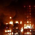 VIDEO Scene užasa  u Valenciji: Vatra progutala zgradu od 14 katova, 4 mrtvih, 19 nestalih!