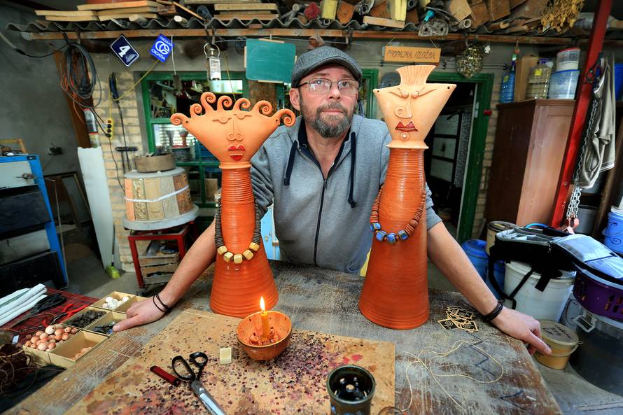 'Posude koje radim od blata iz Baranje traju i po 200 godina'