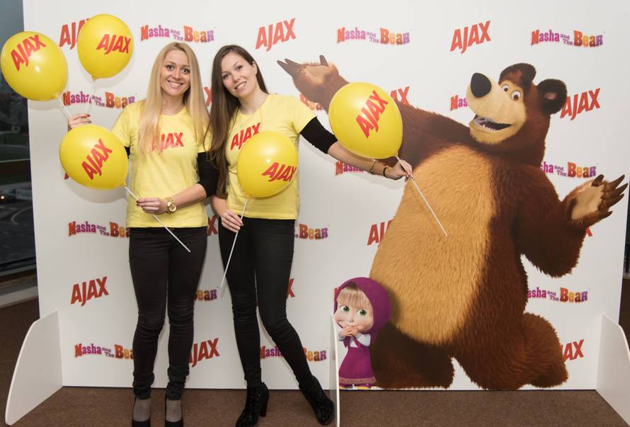 Maša i Medvjed oduševili poznate roditelje i njihove mališane