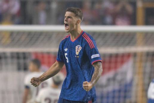 LIVE Hrvatska - &Scaron;panjolska 1-0: Kakva obrambena reakcija Luke Vu&scaron;kovi&cacute;a! Spasio je 'vatrene'