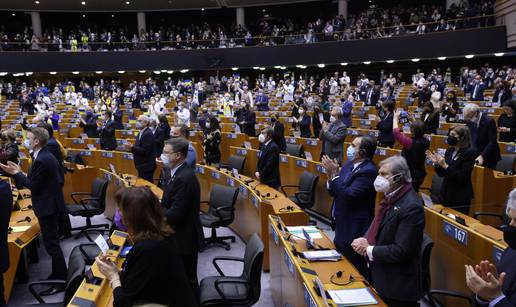 EP osuđuje Srbiju, Rusiju i Kinu za naoružavanje vojne hunte