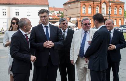 Plenković: Hoće li biti žena? Šeks: Našminkali smo Pernara