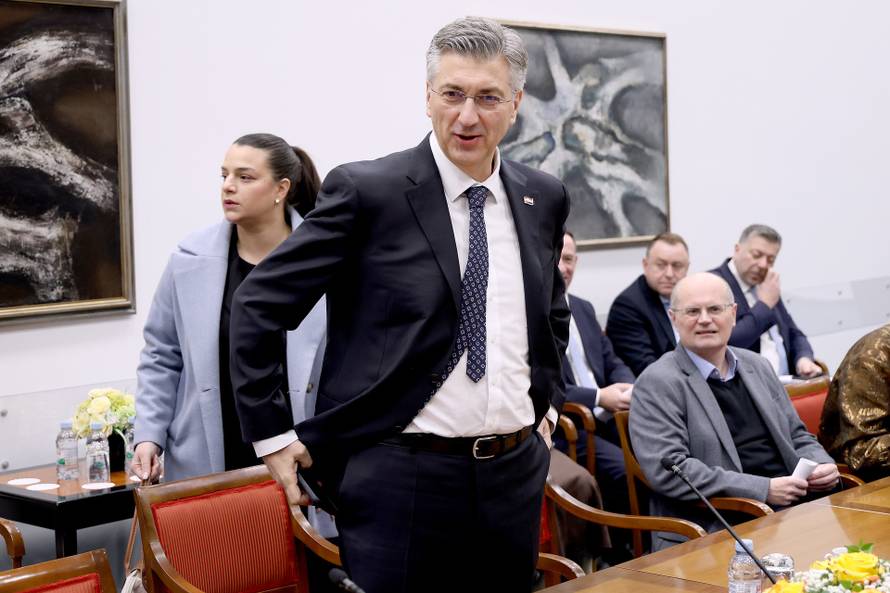 Zagreb: Plenkovic odborima predstavio Alena Ružića, kandidata za novog ministra rada, mirovinskog sustava, obitelji i socijalne politike