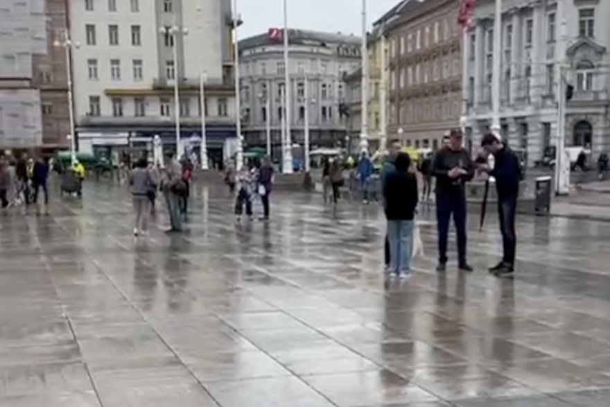 Maturanti u povorci otišli prema Bundeku, Trg već očišćen