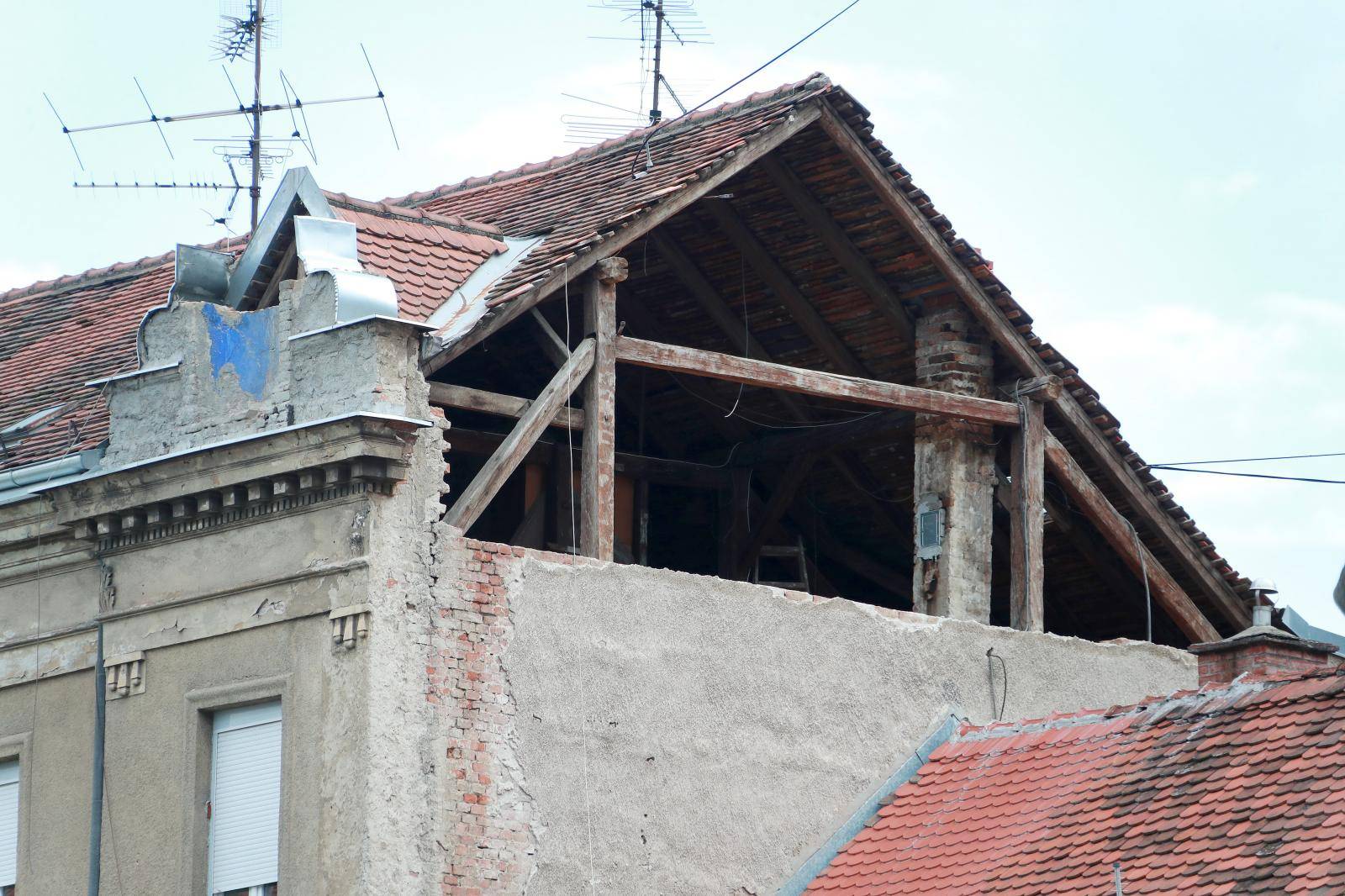 Zagreb: Krov oštećen u potresu na Britanskom trgu