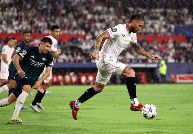 Sevilla v Arsenal - UEFA Champions League - Group B - Ramon Sanchez Pizjuan Stadium