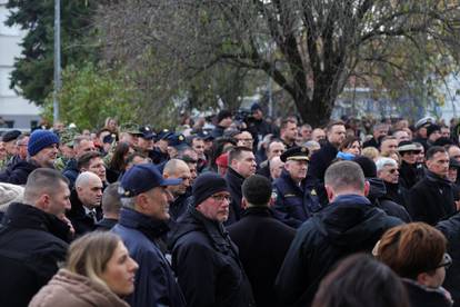 Emotivne scene iz Vukovara: Deseci tisuća u Koloni sjećanja