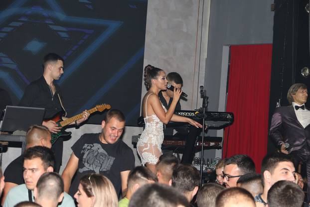 Pogledajte fotografije iz noćnog života u Beogradu: Folk zvijezde užarile atmosferu u klubovima