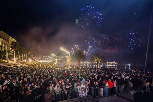 Željko Bebek i Baby Lasagna uvelu su Split u Novu 2026. godinu uz vatromet i dronove