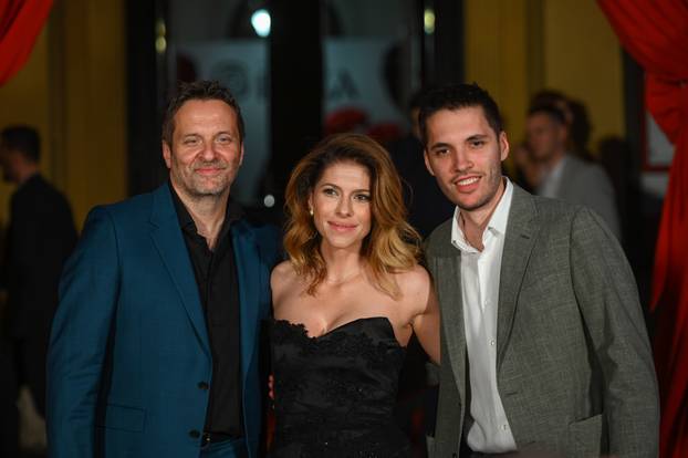 Zagreb: Jelena Perčin i Ante Gelo prvi put zajedno na crvenom tepihu "Večernjakove ruže"