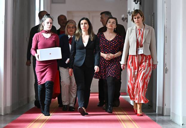 Zagreb: Stranka Radnička fronta predala listu DIP-u 