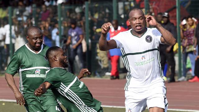 Nigerijska nogometna braća u teškoj prometnoj nesreći: Jedan je poginuo, a drugi je kritično