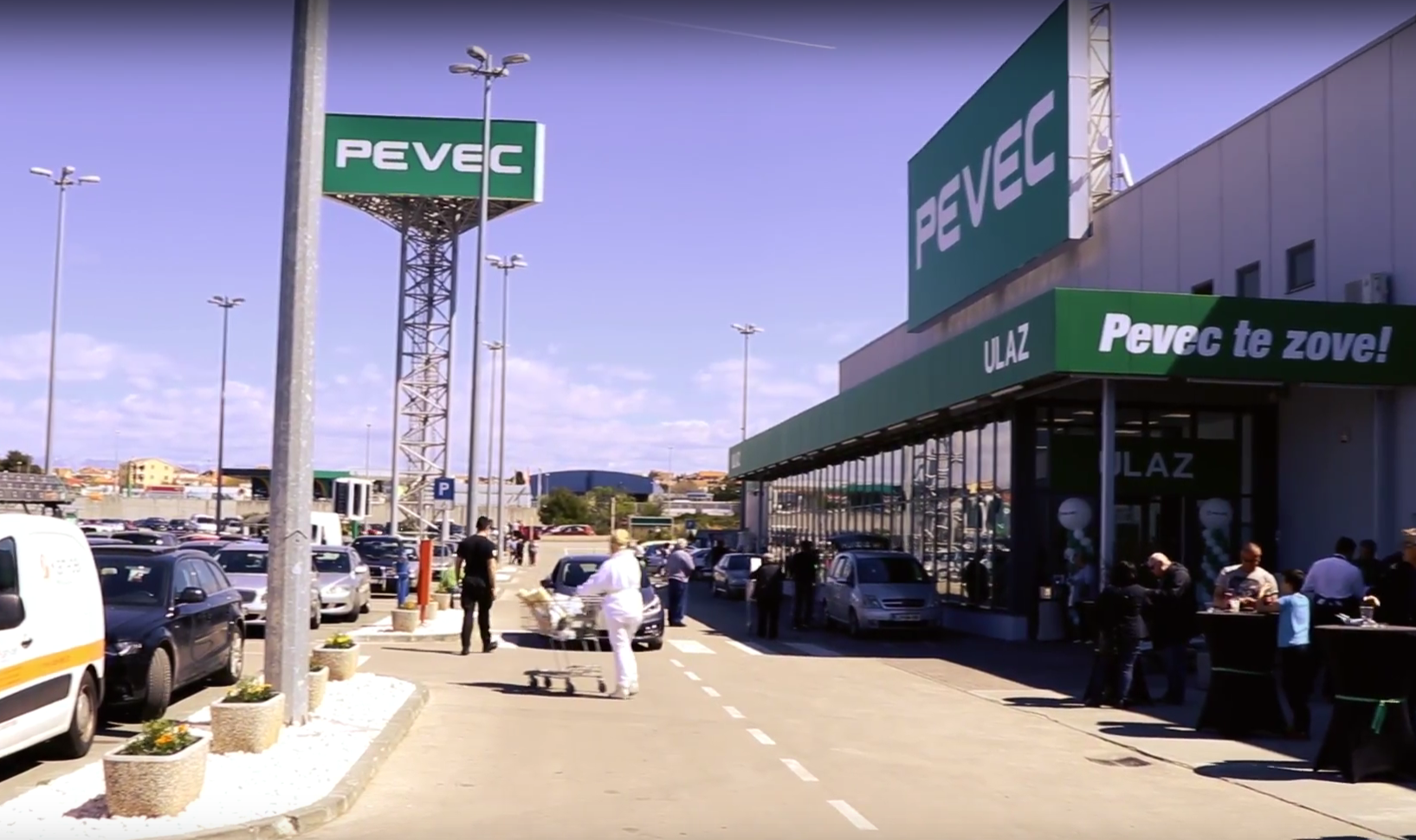 Pevec otvorio u Zadru novouređenu poslovnicu