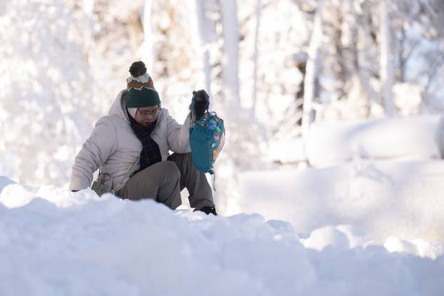 Zagreb: Građani uživaju u suncem okupanom Sljemenu 