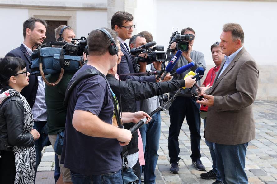 Zagreb: U Banskim dvorima poÄeo sastanak vladajuÄe koalicije