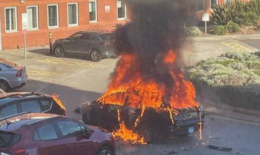 Eksplozija u Liverpoolu ispred bolnice: Heroj taksist zaključao bombaša u autu  pa  iskočio...