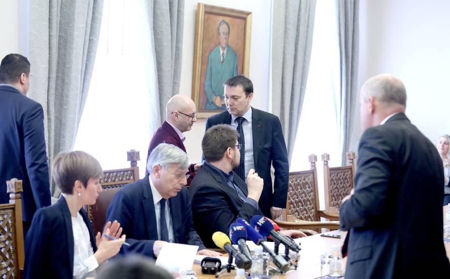 Konačno pao dogovor HDZ-a i SDP-a oko izmjene poslovnika