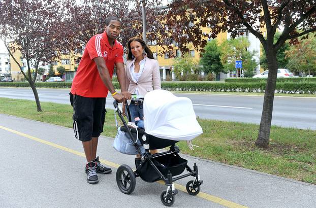 Zagreb: Chris Warren, novo poja?anje KK Cedevita, sa suprugom Tiom Jur?i?