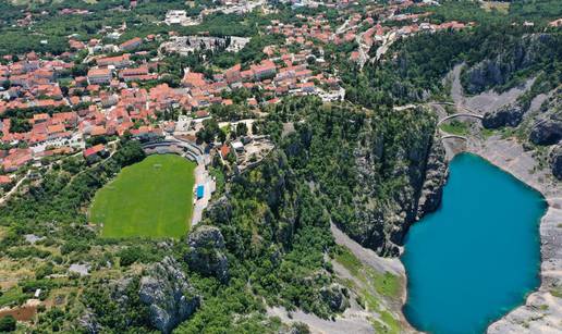 NK Imotski kreće u renovaciju kultnog stadiona: 'Stare stolice donirat ćemo za dječja igrališta'