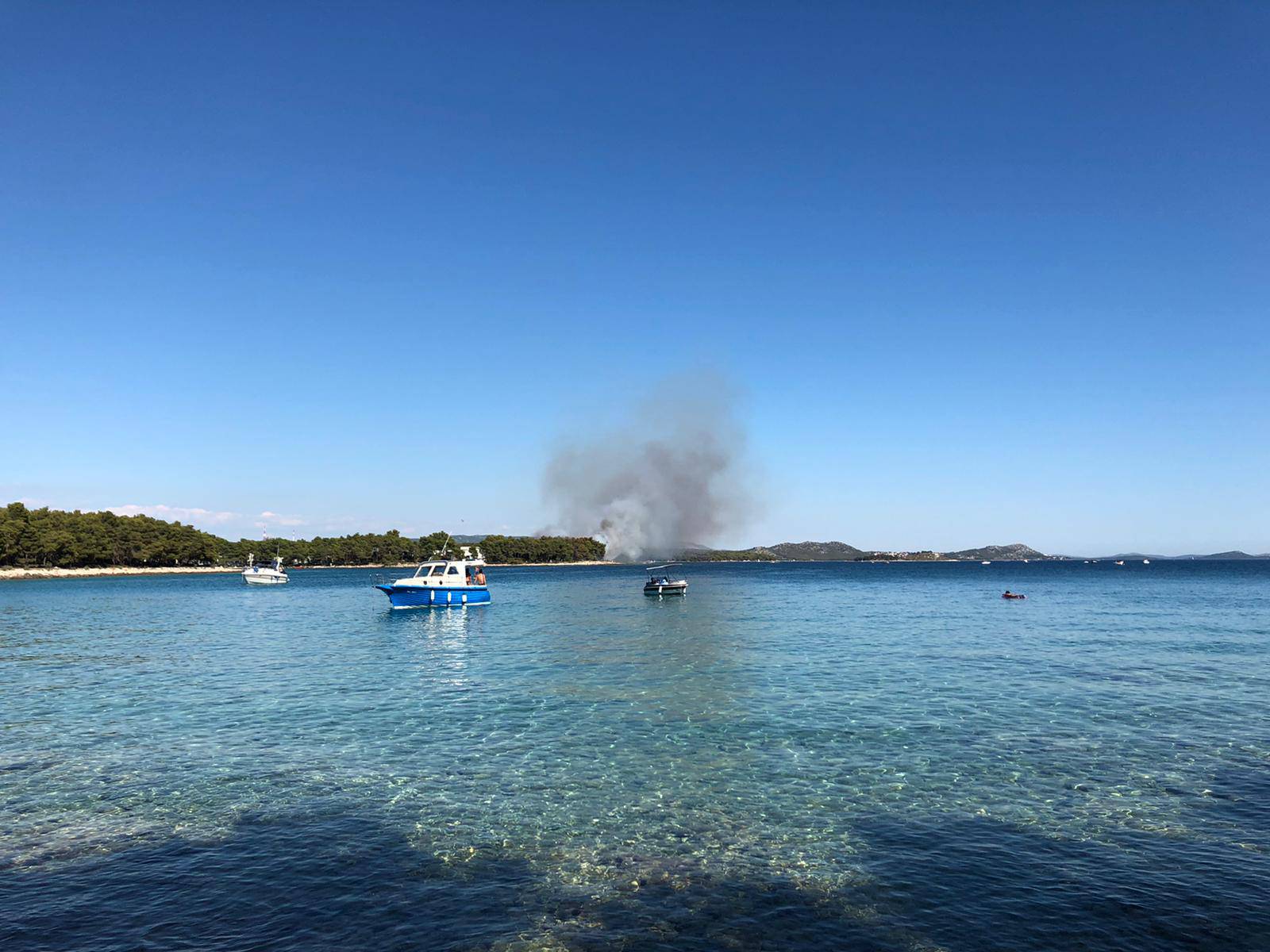 'Kanader nije mogao ispustiti vodu, jer su se ljudi okupili'