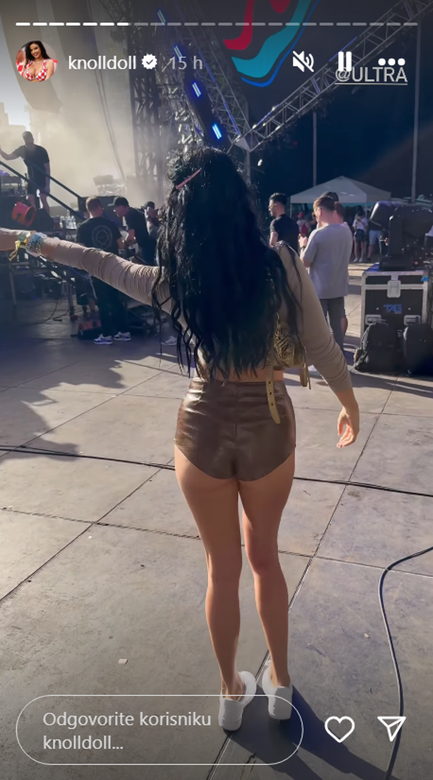 Ivana Knoll baš kao Karleuša i Bianca Censori! Grudi prekrila remenjem: 'Udaj se za mene...'