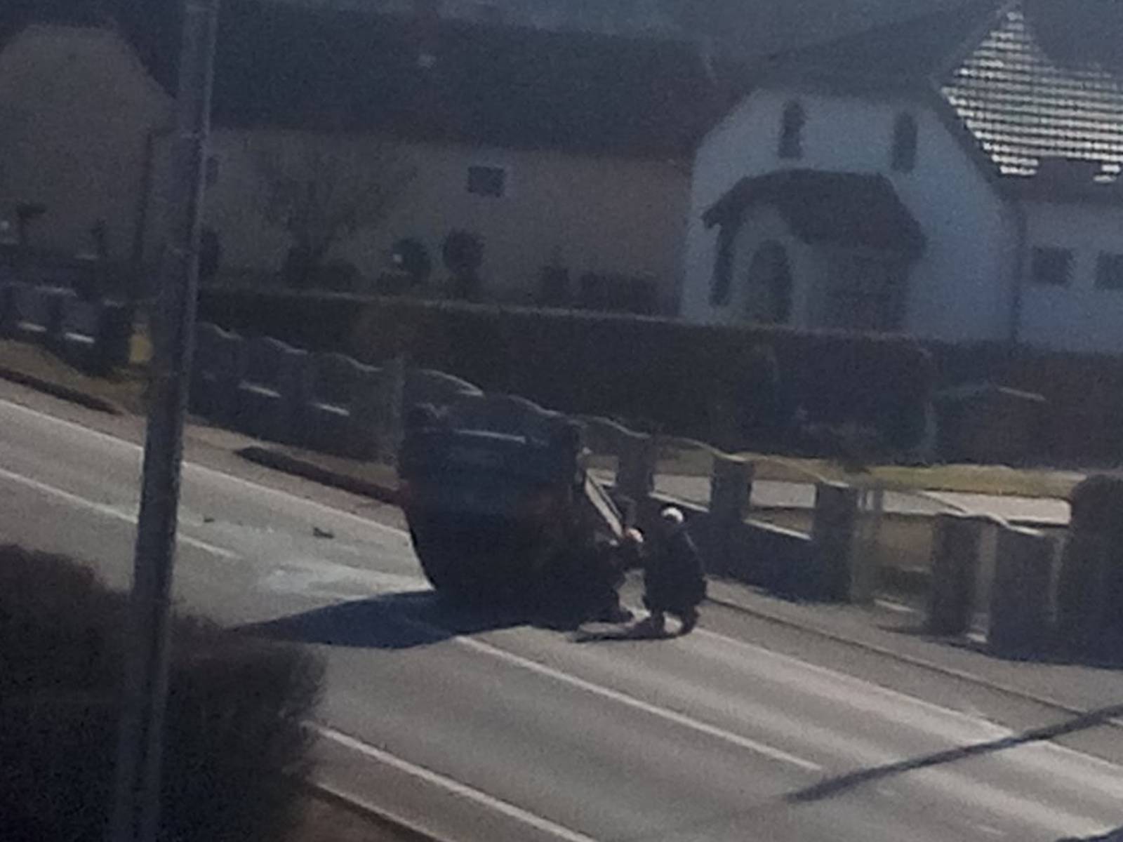 Vozilo završilo na krovu, a vozačicu su prevezli u bolnicu