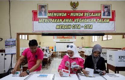 Indonezija: Otvorena birališta