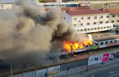 Širi se gusti dim: Planula dva vagona na Glavnom kolodvoru