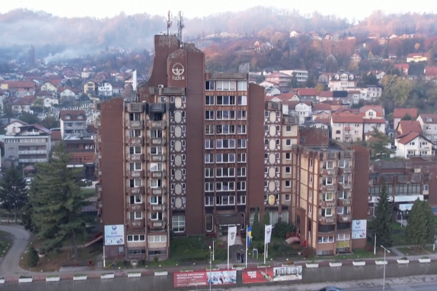 Raste broj mrtvih u Tuzli, najmanje 35 ozlijeđenih, neki su kritično