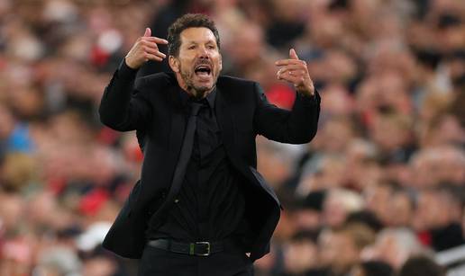 VIDEO Kaos na Anfieldu nakon utakmice! Simeone podivljao i krenuo u obračun s navijačima