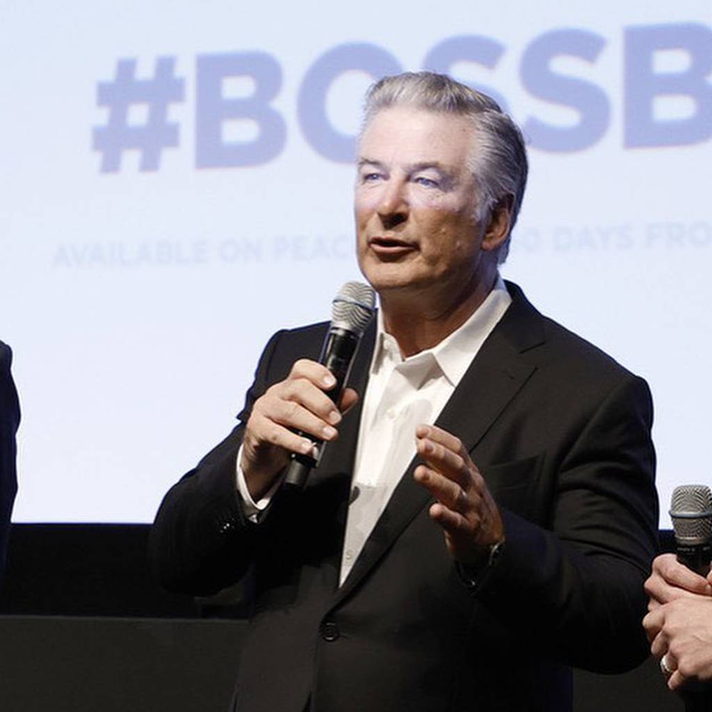 Dolazak sa stilom: Alec Baldwin na premijeru novog filma stigao sa suprugom i šestero mališana