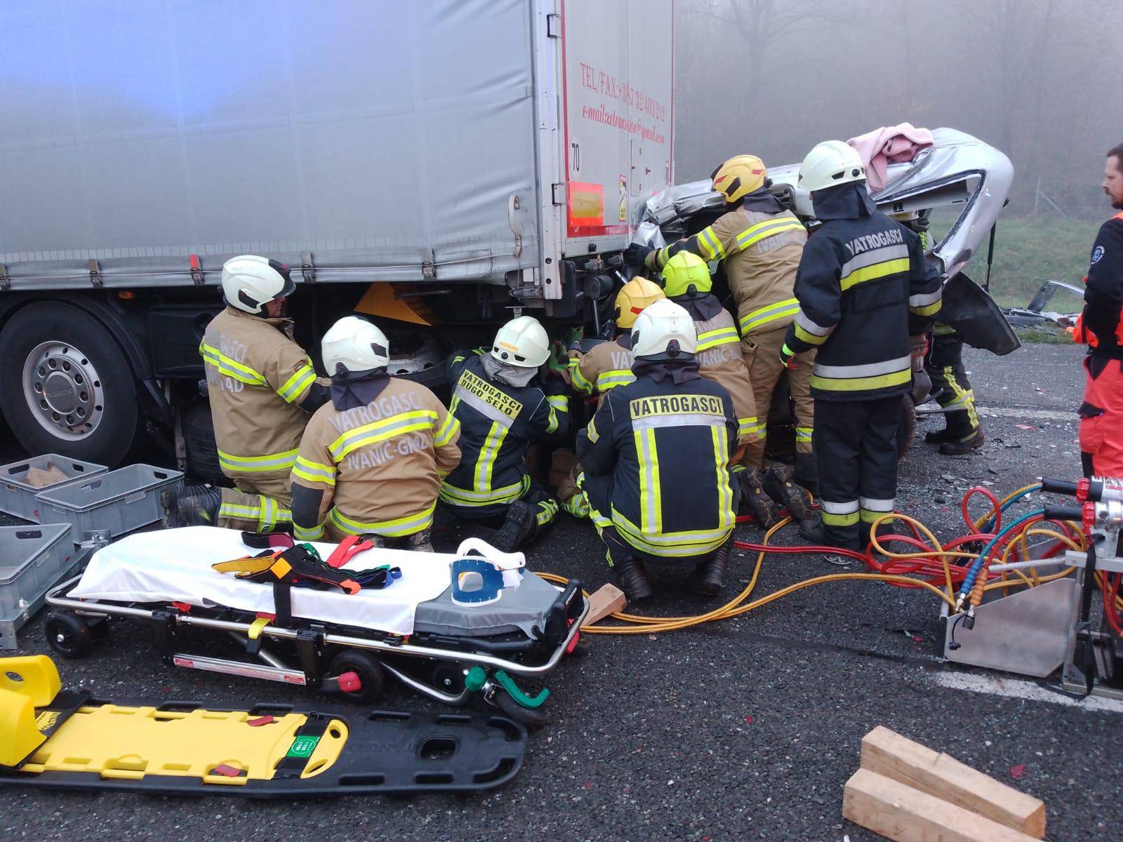 Tragedija kod Ivanića: Vozač busa pod istragom, sumnjiče ga da je skrivio nesreću na A3