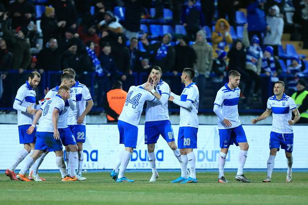 U derbiju 25. kola Prve HNL Osijek je na stadionu Gradski vrt pobijedio Dinamo sa 1-0 