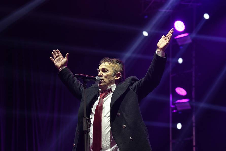 Raspalo se Prljavo kazalište! Jajo gubi prava na naziv benda