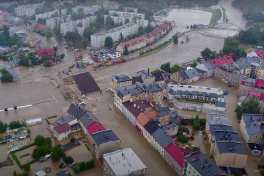 UŽIVO Velike poplave izazvale su kaos u Europi: U Beču je cijeli autoput završio pod vodom