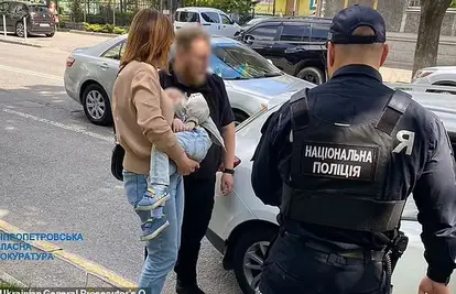 ŠOKANTNO! Majka je pokušala prodati sina (2) za 21.500 eura. Policija objavila fotke uhićenja