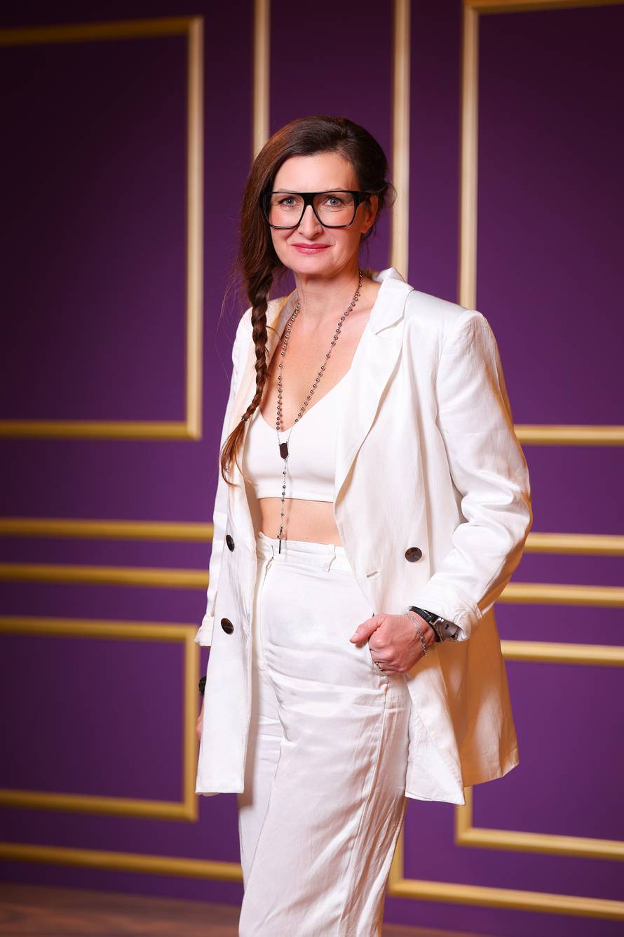 U 'Brak na prvu' stiže novi par! Simon i Jeannette u brak ulaze s praskom, on je bacao naočale