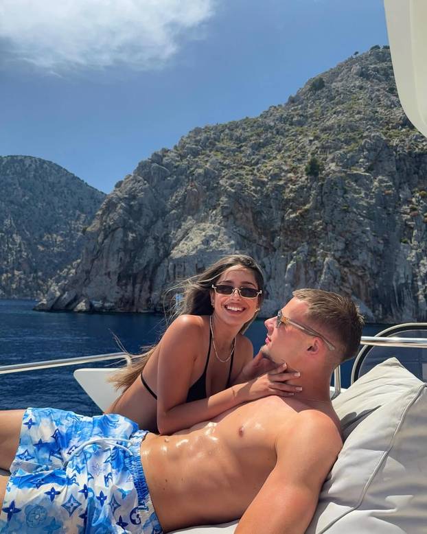 FOTO Kramarić skače s jahte, Lovren u Hrvatskoj, dinamovac 'potegnuo'  čak do Kolumbije...