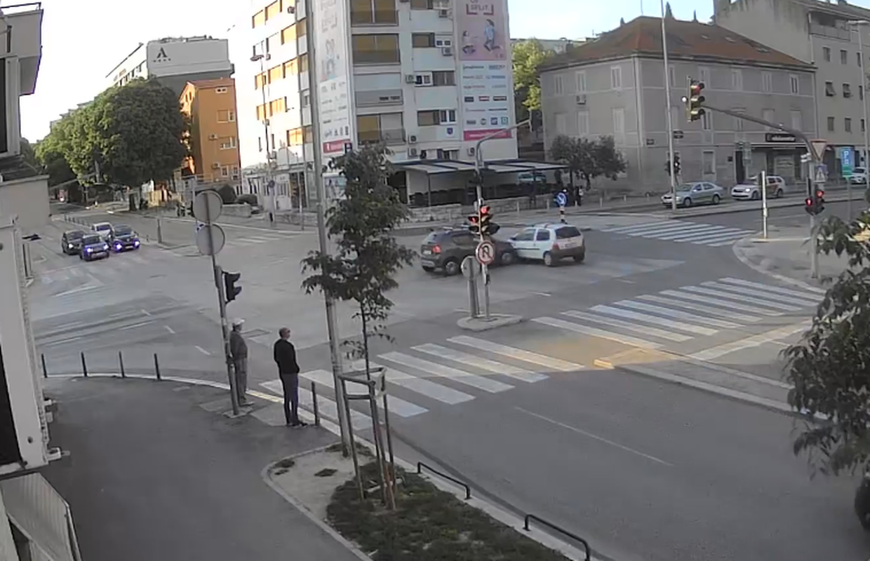 VIDEO Prošao kroz crveno pa se sudario s drugim automobilom