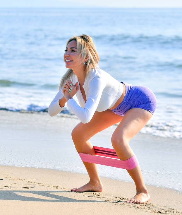 EXCLUSIVE: Farrah Abraham starts off the new year with some meditation and yoga on the beach with her daughter Sophie. Farrah returns to MTV tonight January 11th for MTV Teen Mom family reunion on a 12 episode Family reunion special