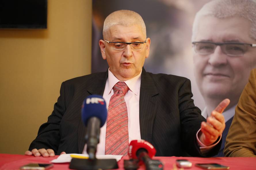 Anto Đapić je prikupio 10.000 potpisa, predat će ih još danas