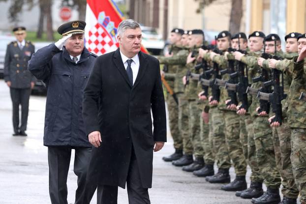 Zagreb: Povodom 33. obljetnice predsjednik Milanović odlikovao je i promaknuo djelatnike HVU