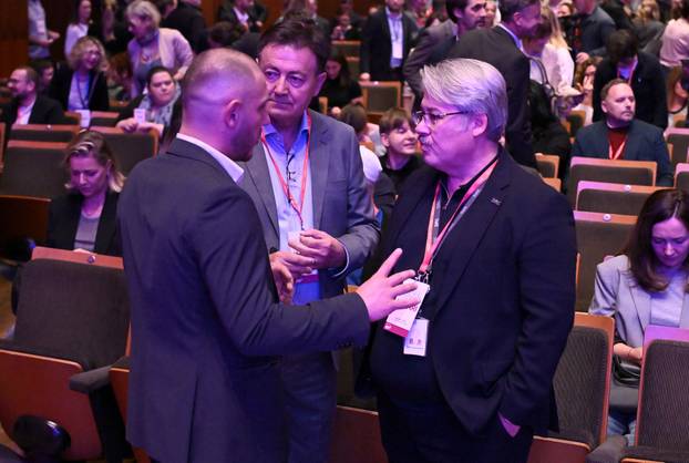 Zagreb: Yuval Noah Harari KAKVA NAS BUDUCNOST OCEKUJE