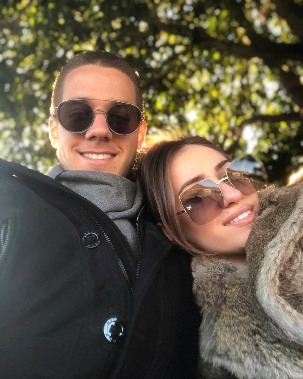 FOTO 'Vatreni' nosi njenu fotku na svakoj utakmici. Prohodali su kao tinejdžeri i isti dan slave