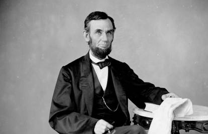 Pramen Lincolnove kose prodao se za više od pola milijuna kuna