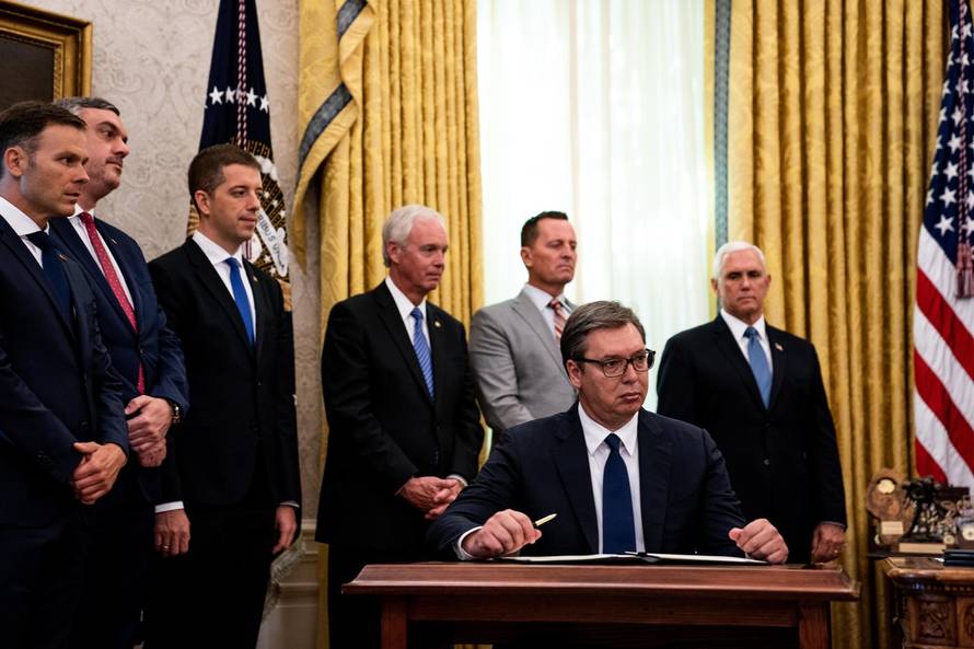 Trump hosts Vucic and Hoti