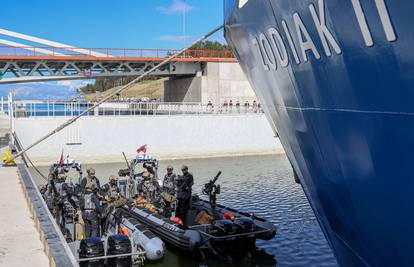 Potonuo je turistički brod kod Gdanjska, troje ljudi poginulo, među žrtvama je i trudnica